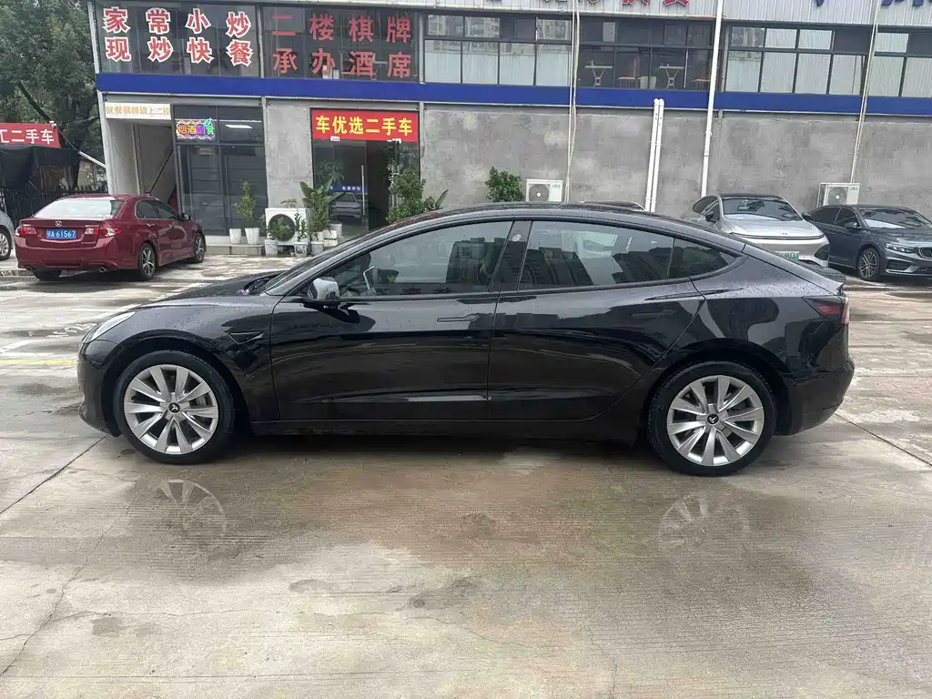 Tesla Model 3 — миниатюра 9