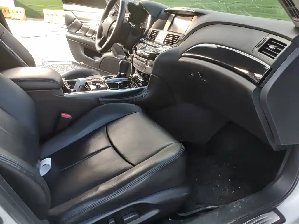 Infiniti Q70 — миниатюра 11