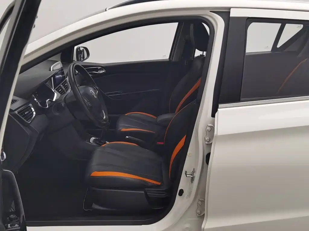 Baojun 310 — миниатюра 10