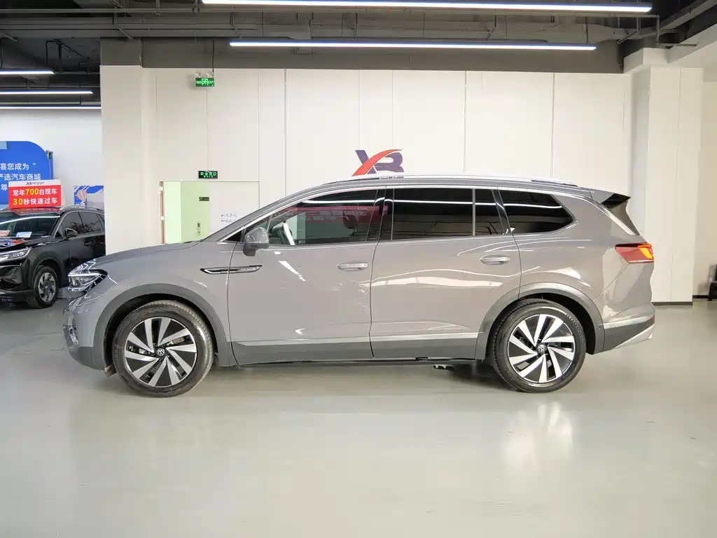 Volkswagen Viloran 2021 380TSI Luxury Pro
