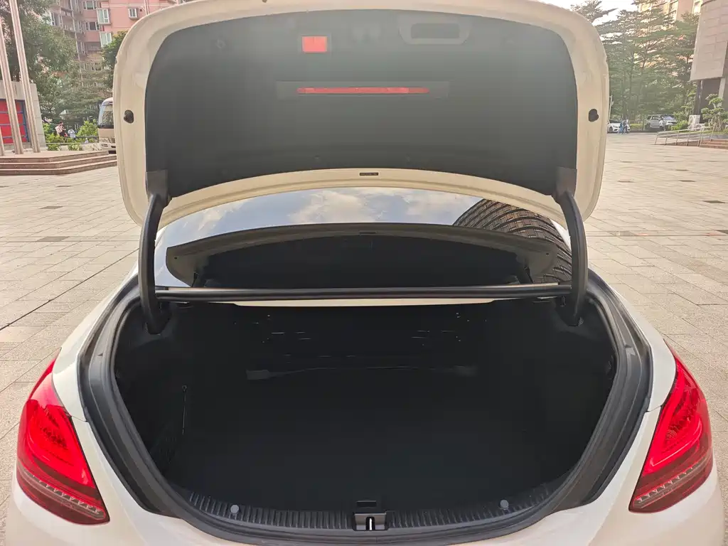Mercedes-Benz C-Class — миниатюра 18