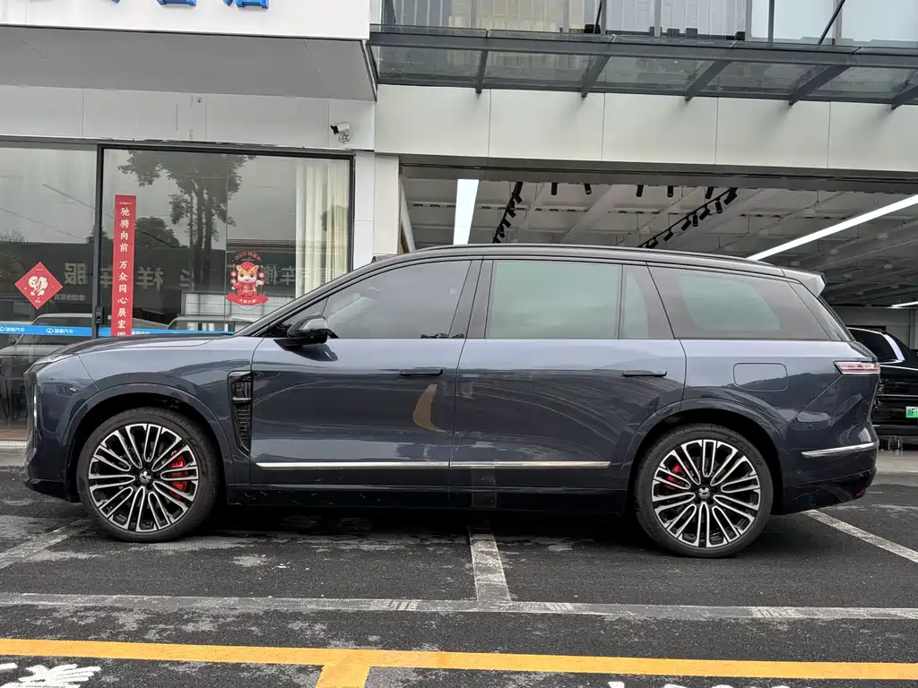 NIO ES8 2026 мест Executive