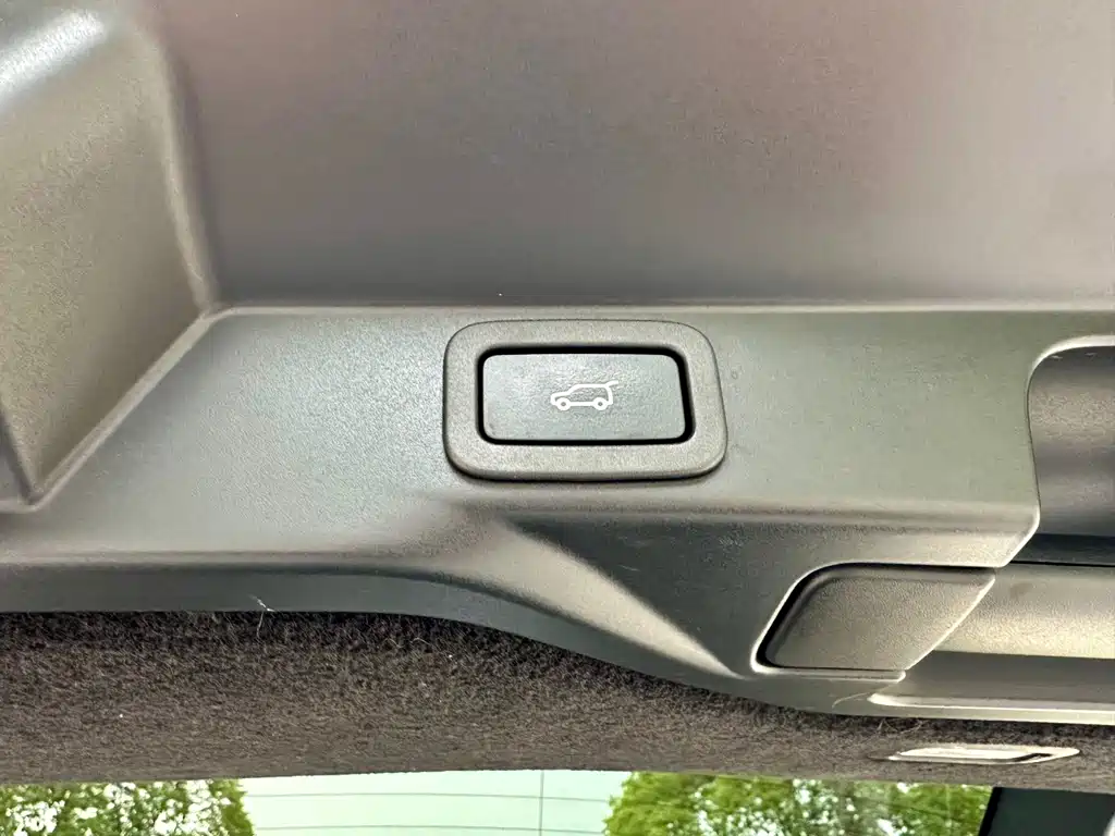 Land Rover Sport — миниатюра 21