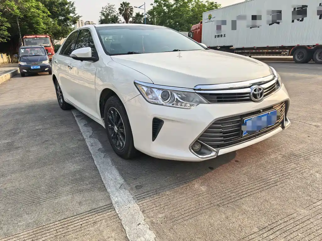 Toyota Camry — миниатюра 3