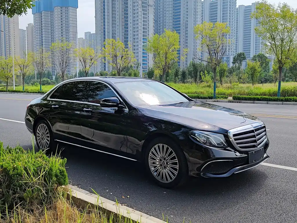 Mercedes-Benz E-Class — миниатюра 18
