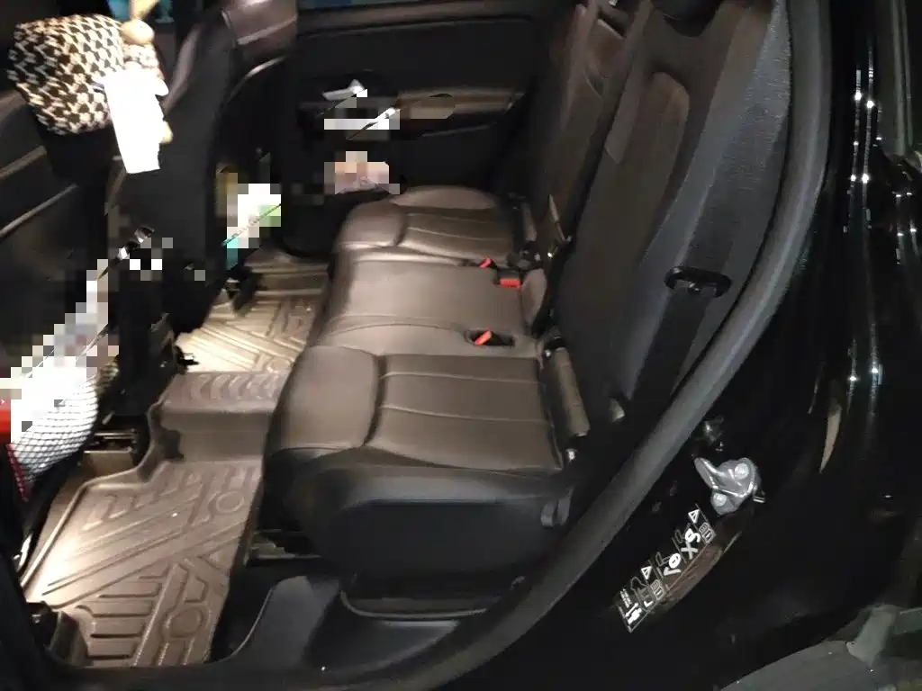 Mercedes-Benz GLB — миниатюра 18