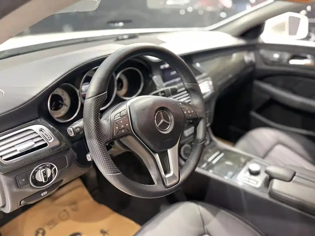 Mercedes-Benz CLS — миниатюра 22