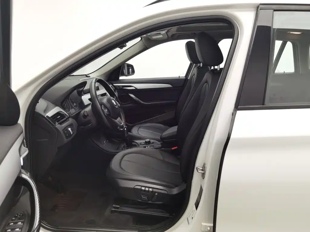 BMW X1 — миниатюра 10