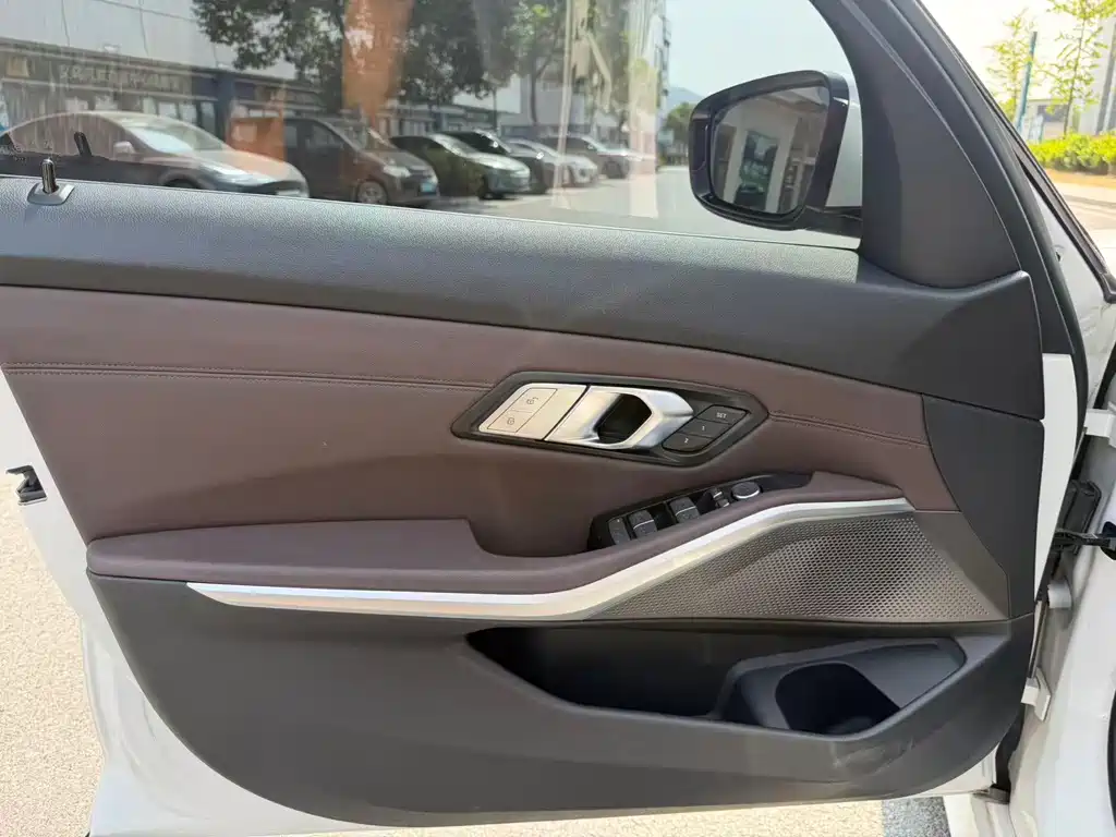 BMW 3 Series — миниатюра 5