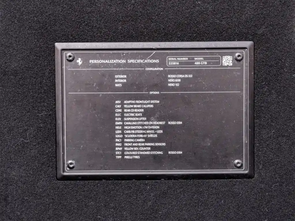 FERRARI 488