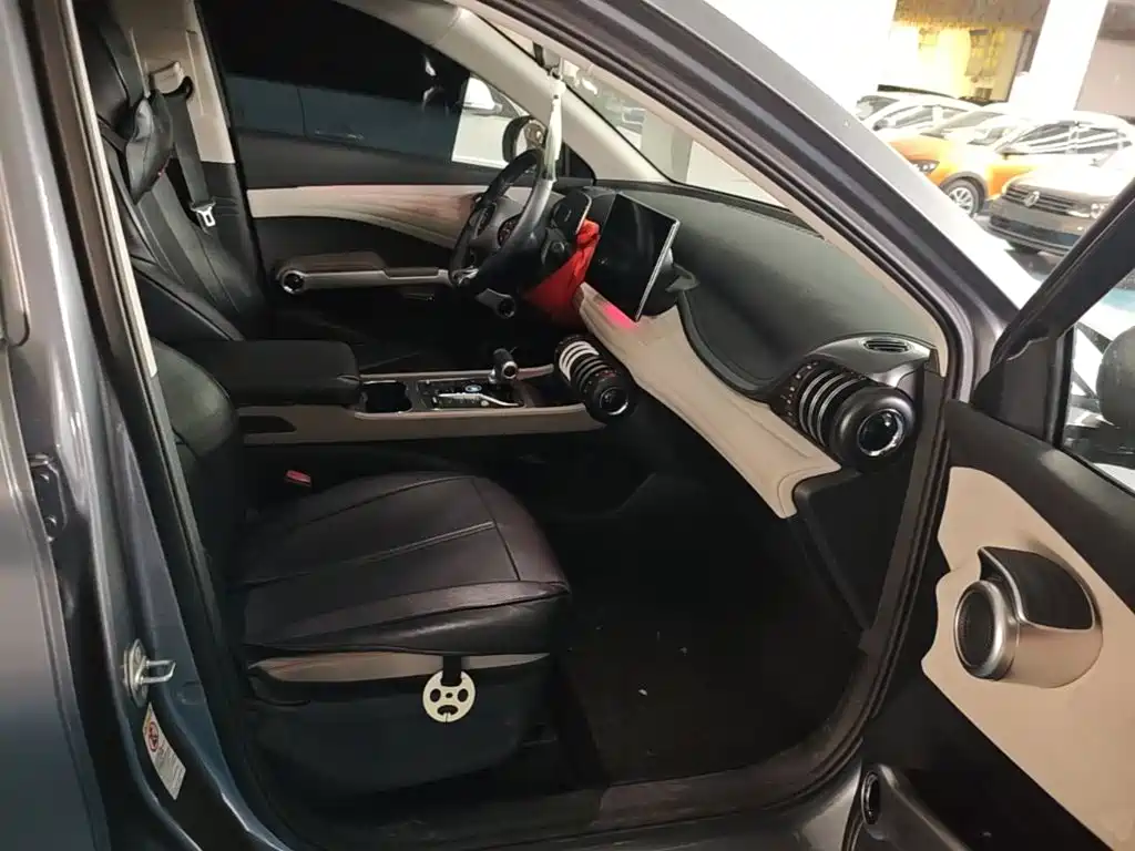 BYD Yuan Plus — миниатюра 25