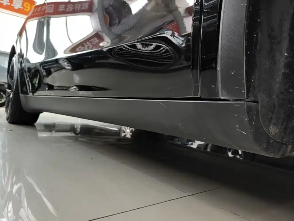 Tesla Model Y — миниатюра 21
