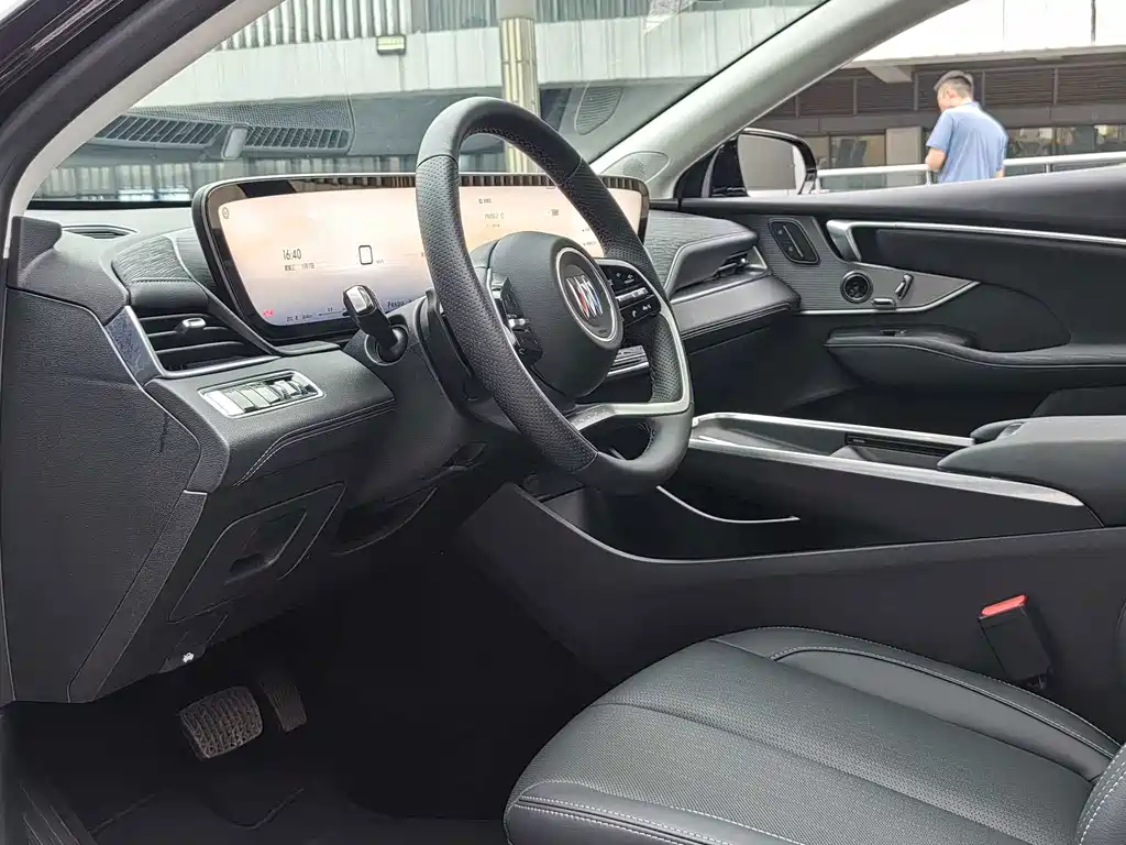 Buick LaCrosse — миниатюра 8