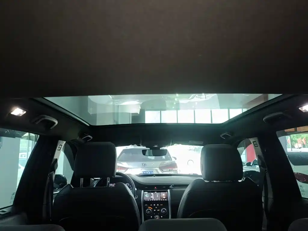 Land Rover Discovery Sport — миниатюра 18