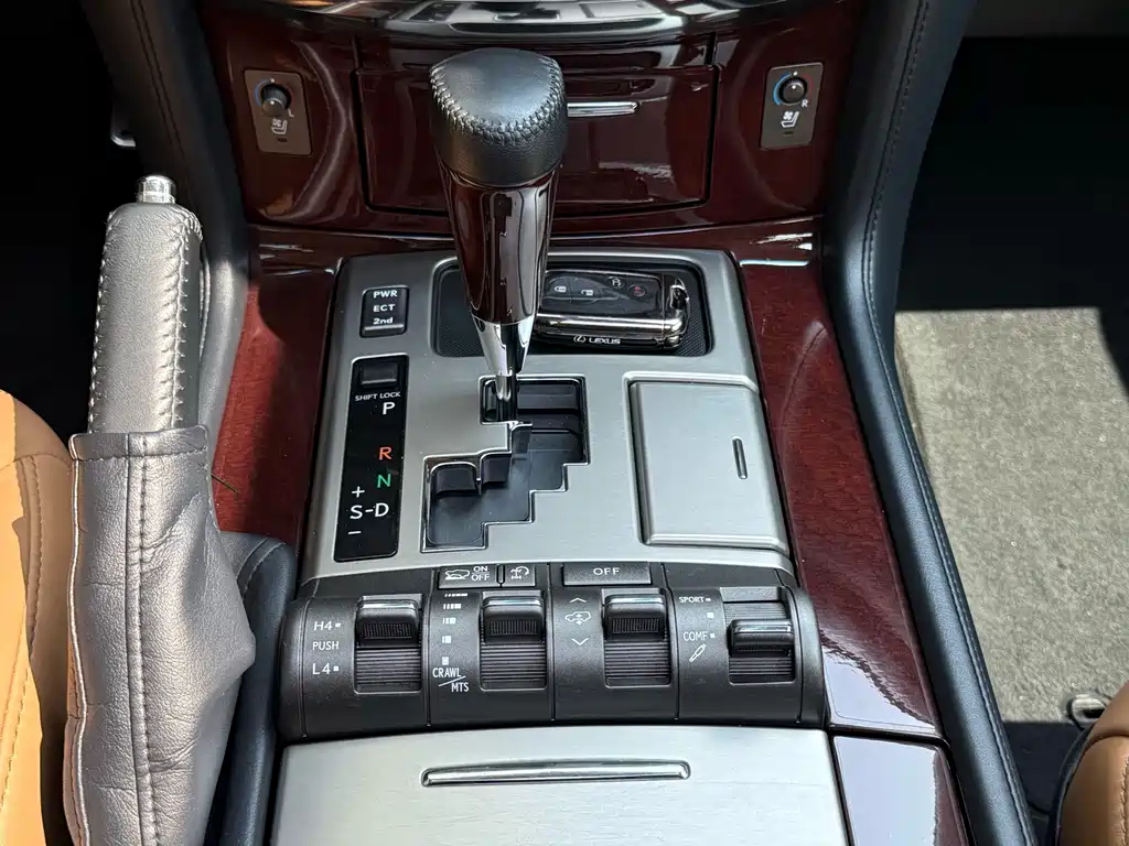 Lexus LX — миниатюра 12