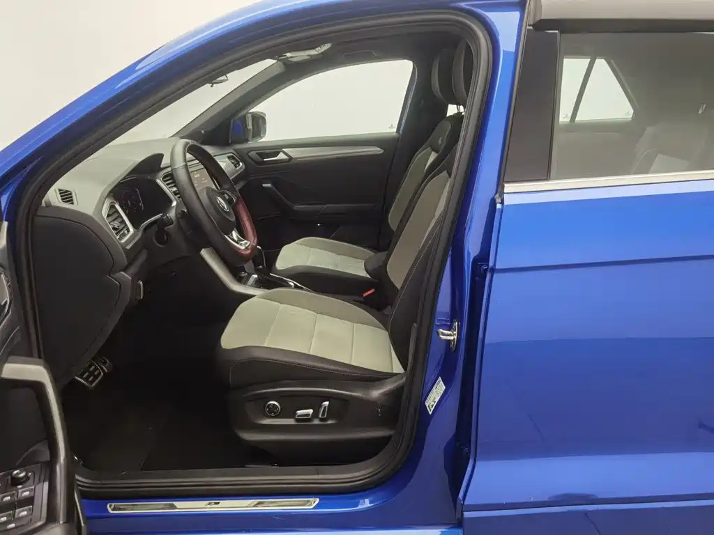 Volkswagen T-Roc — миниатюра 10