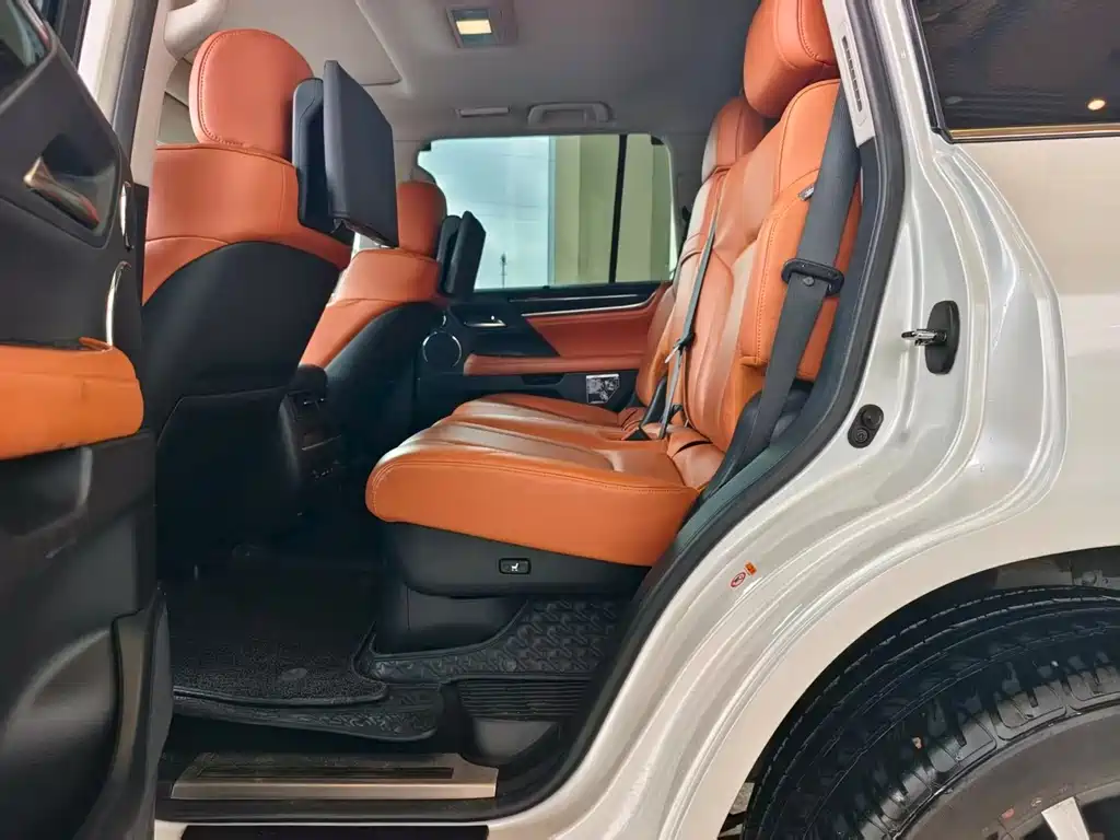 Lexus LX — миниатюра 8