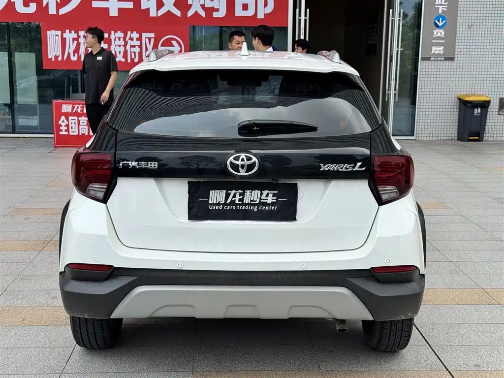 Toyota Yaris L — миниатюра 8