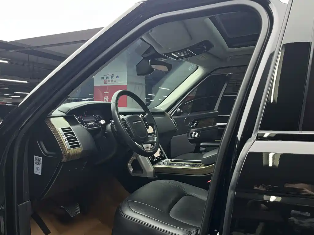 Land Rover Range Rover — миниатюра 7