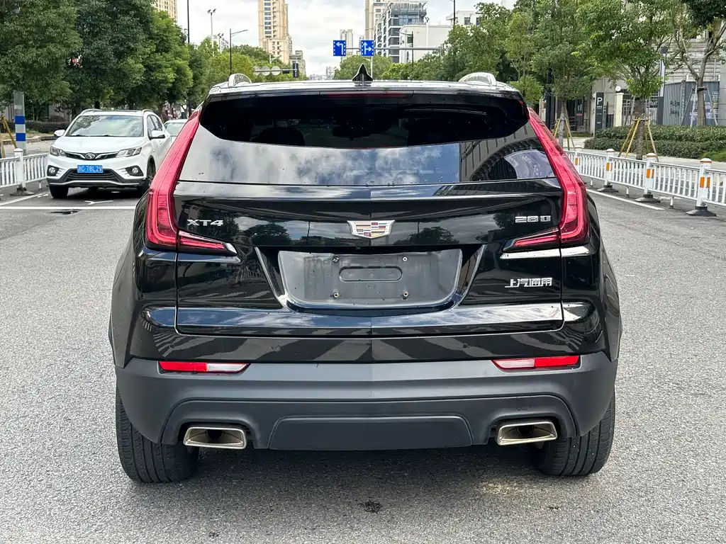 CADILLAC XT4