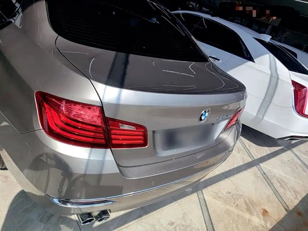 BMW 5 Series — миниатюра 6