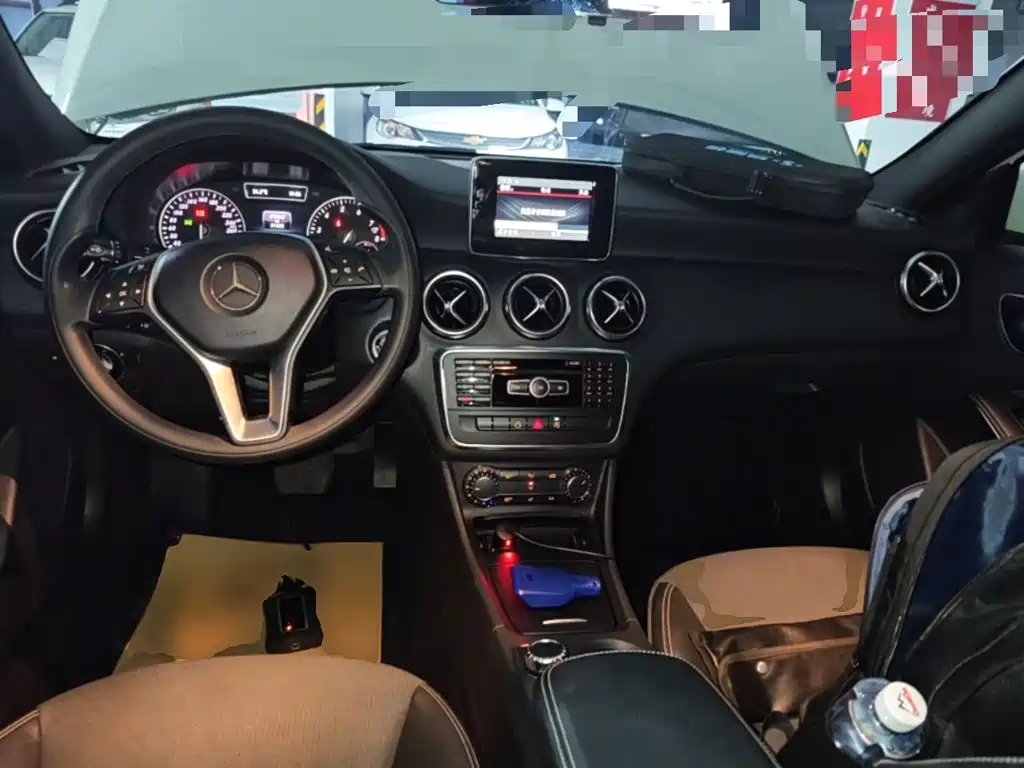 Mercedes-Benz A-Class (Import) — миниатюра 10