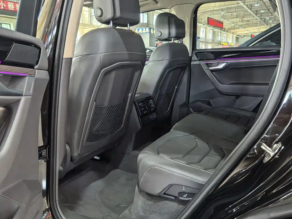 Volkswagen Touareg — миниатюра 6