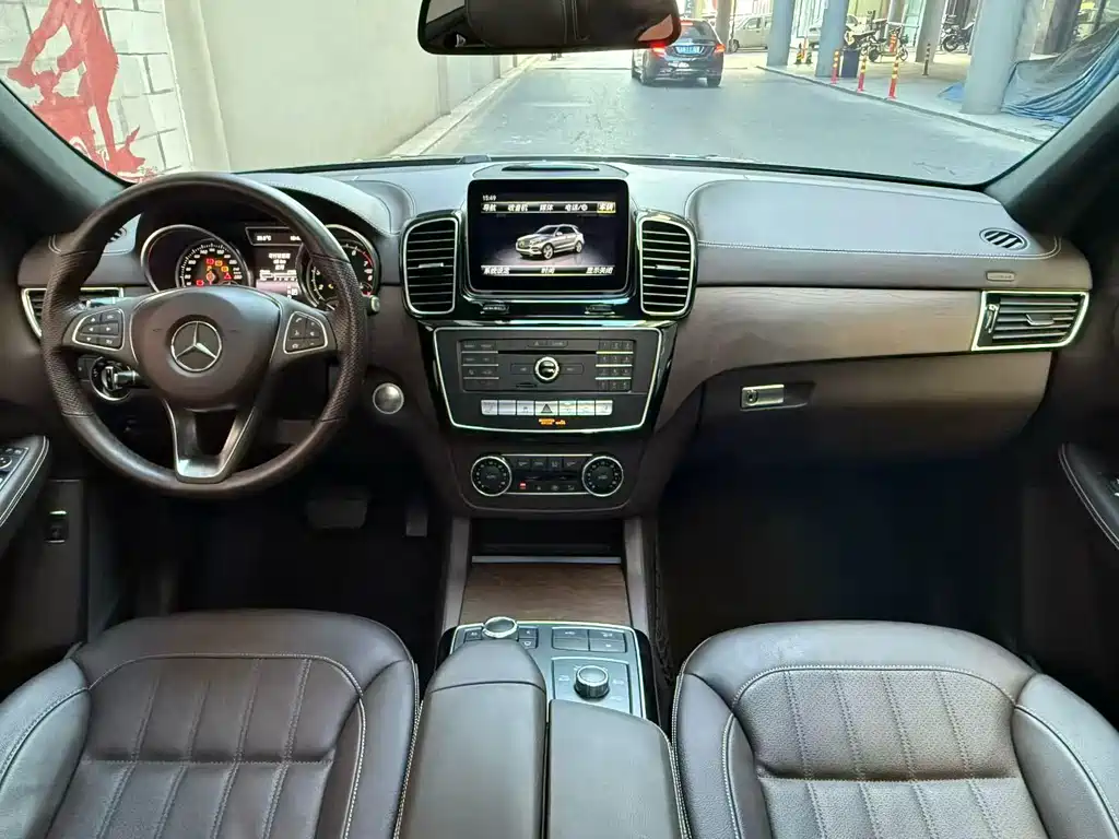 Mercedes-Benz GLE (Import) — миниатюра 7