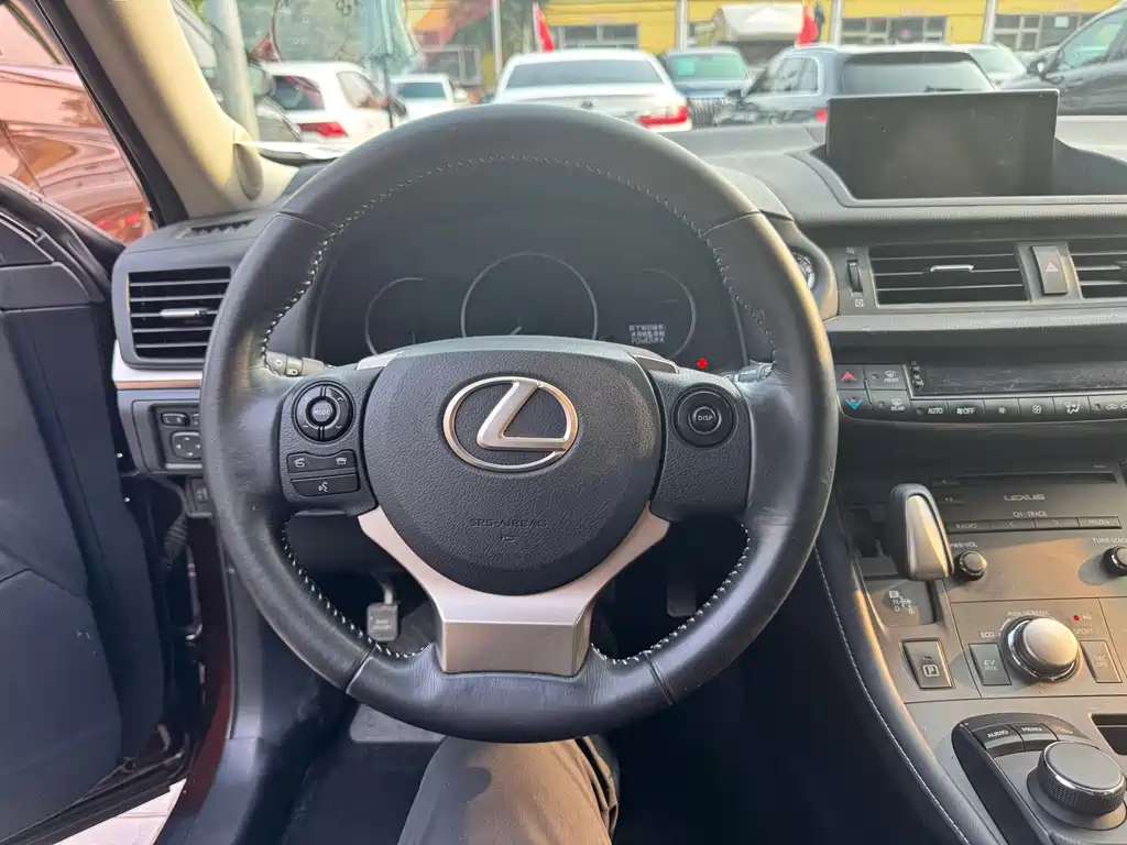 Lexus CT — миниатюра 6