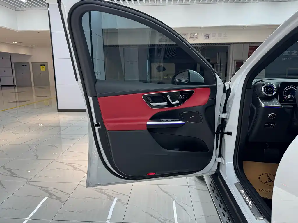 Mercedes-Benz GLC — миниатюра 11