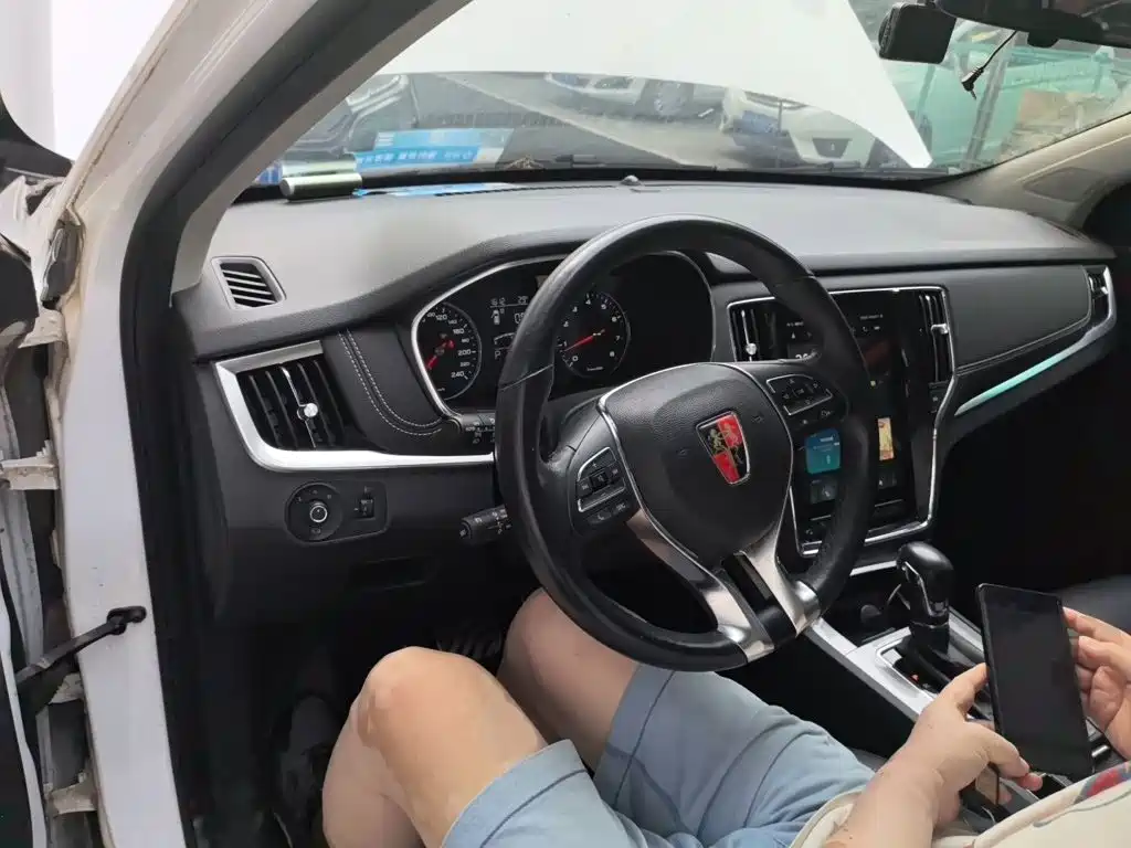 Roewe RX5 — миниатюра 13