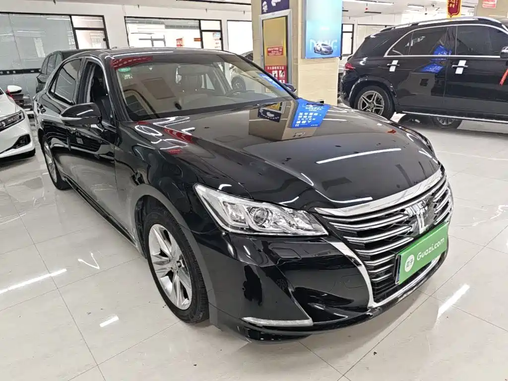 Toyota Crown — миниатюра 4