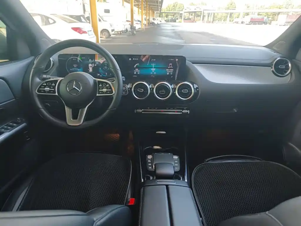 Mercedes-Benz GLA — миниатюра 10