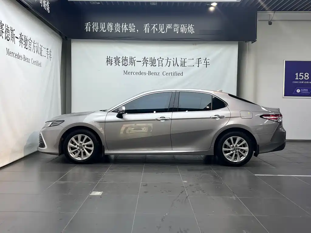 Toyota Camry — миниатюра 3