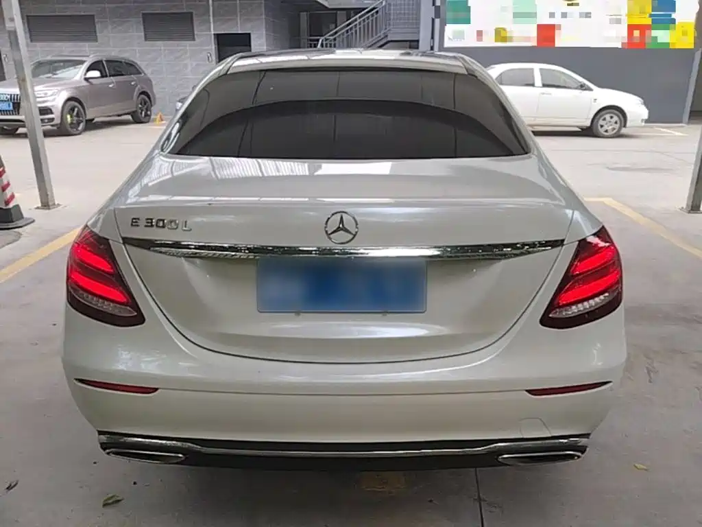 Mercedes-Benz E-Class — миниатюра 6
