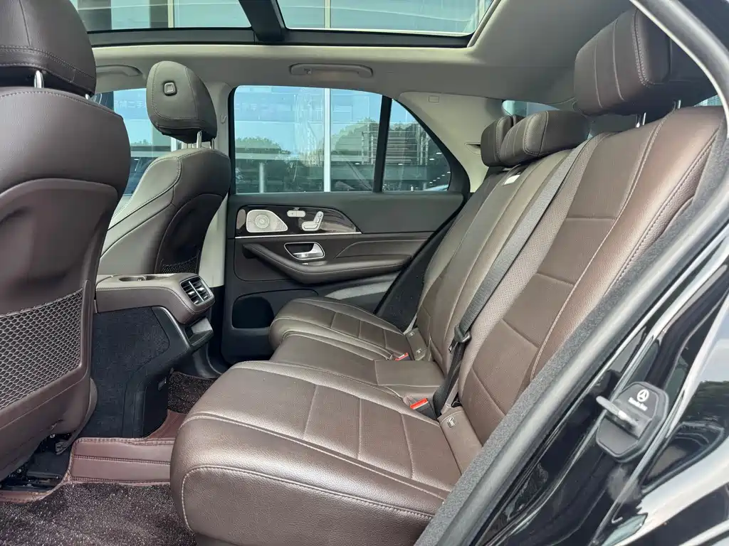 Mercedes-Benz GLE (Import) — миниатюра 16