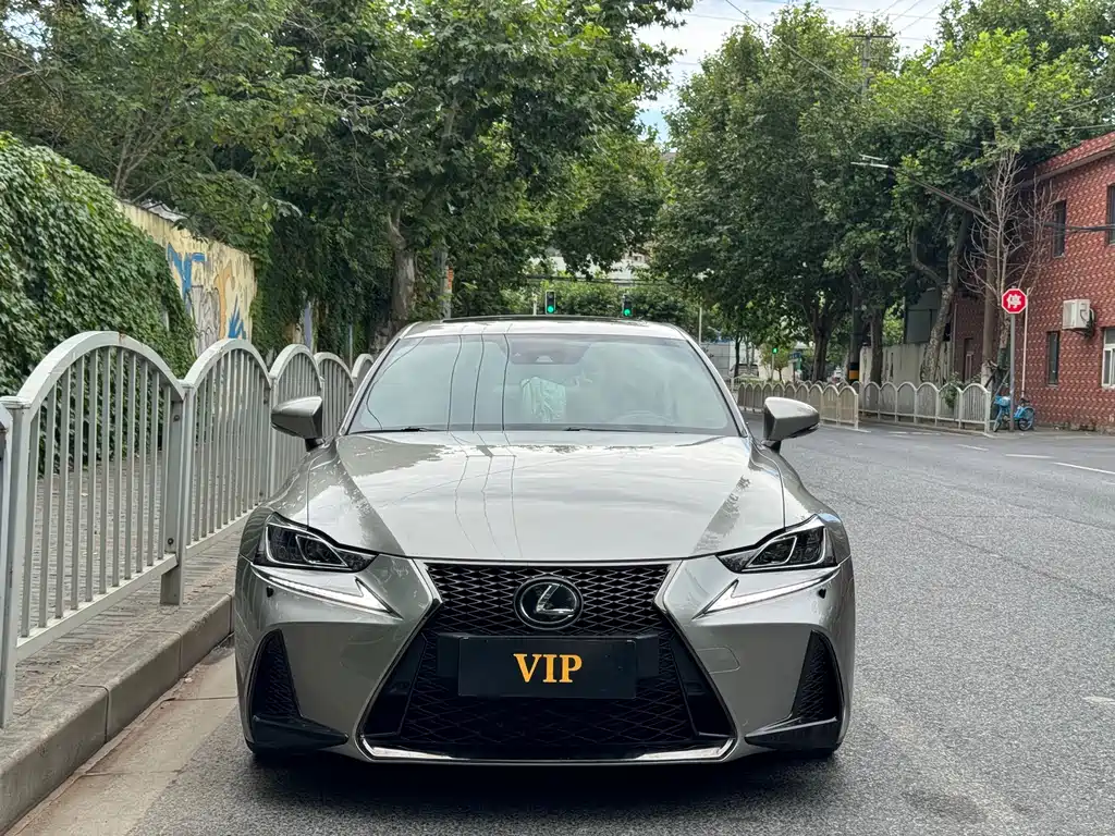 Lexus IS 2017 300 F SPORT