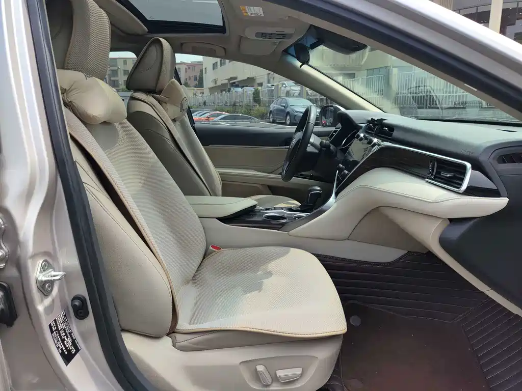Toyota Camry — миниатюра 14
