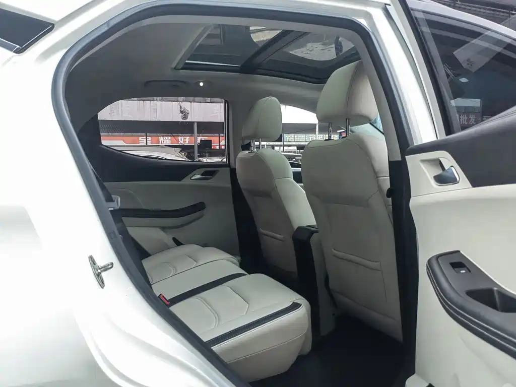 BYD Yuan Pro — миниатюра 11