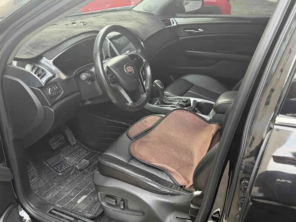 Cadillac SRX — миниатюра 6