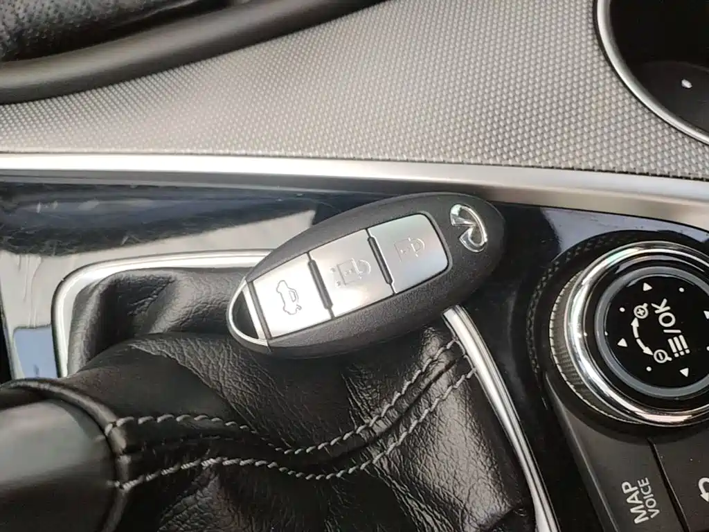 Infiniti Q50L — миниатюра 9