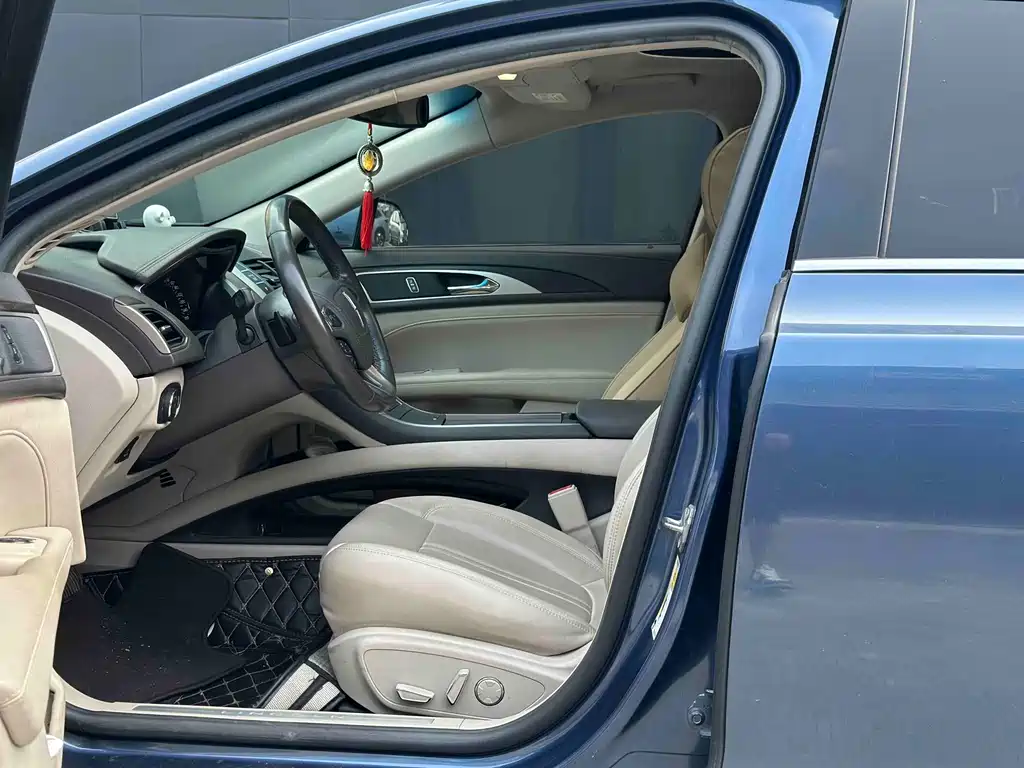 Lincoln MKZ — миниатюра 3