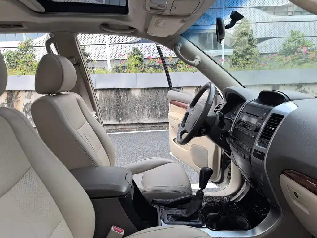 Toyota Prado (Import) — миниатюра 30