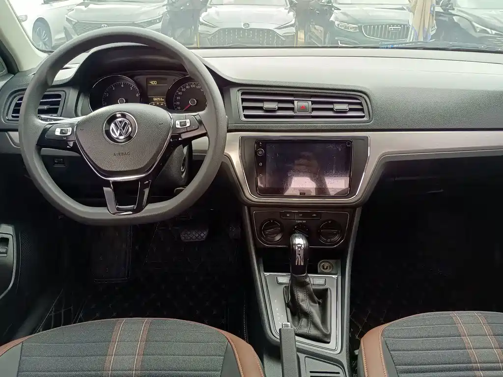 Volkswagen Lavida — миниатюра 6