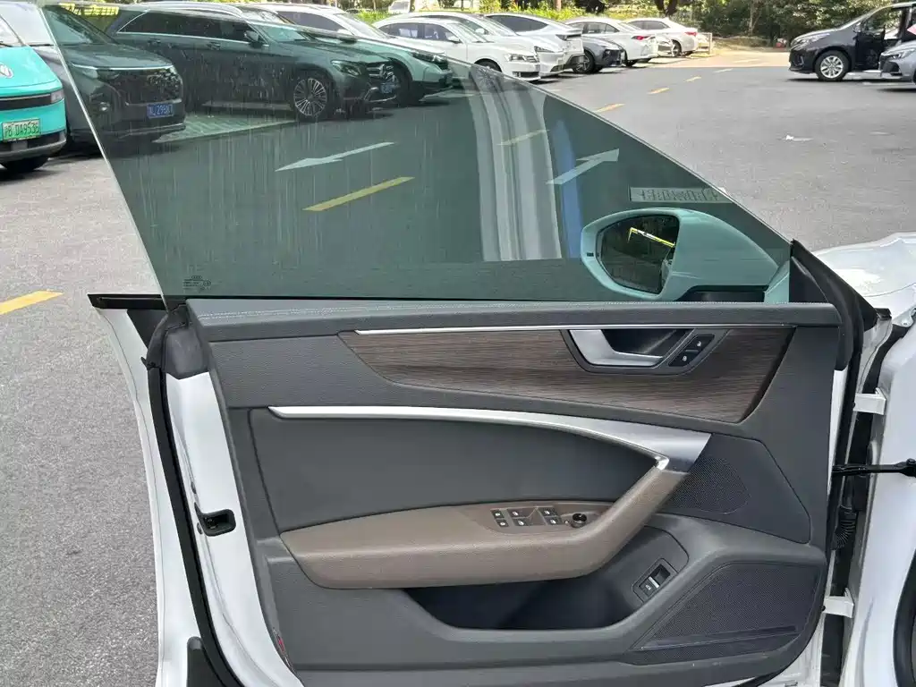 Audi A7L — миниатюра 4