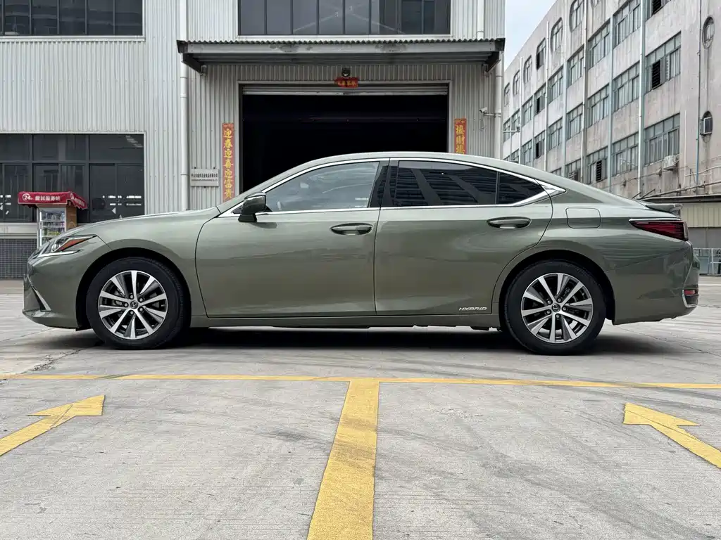 Lexus ES — миниатюра 6