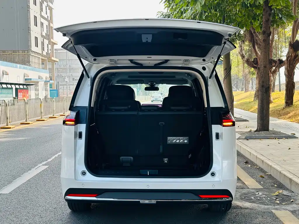 GAC TRUMPCHI E8 NEW ENERGY