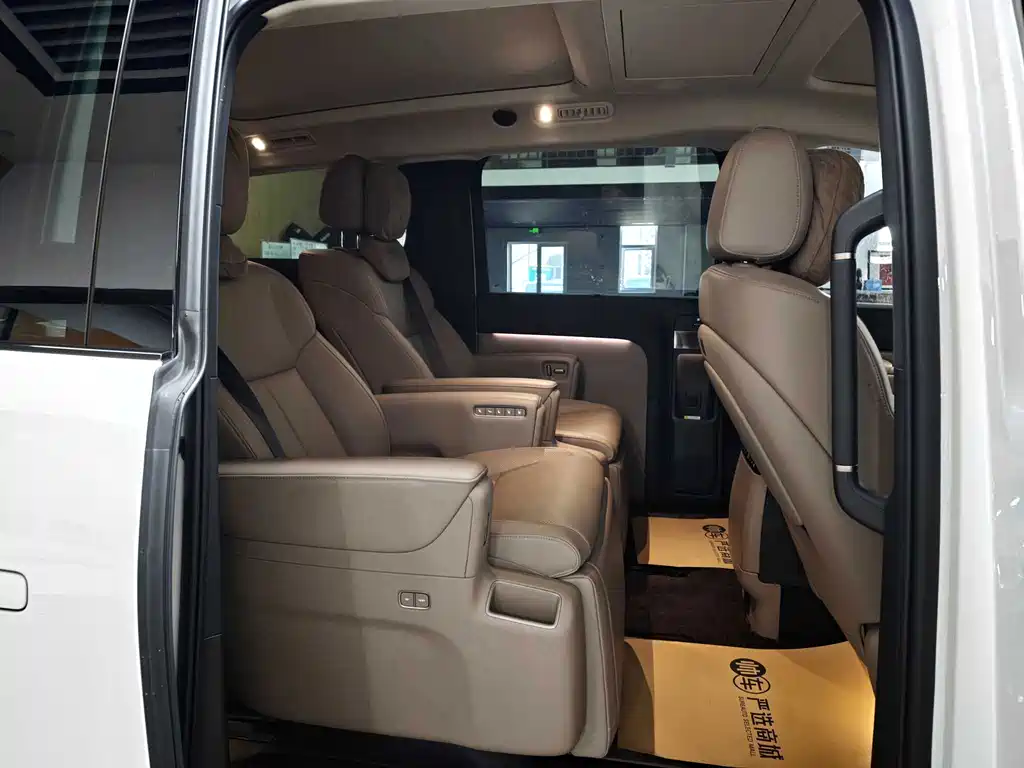 Li Auto Li MEGA — миниатюра 11
