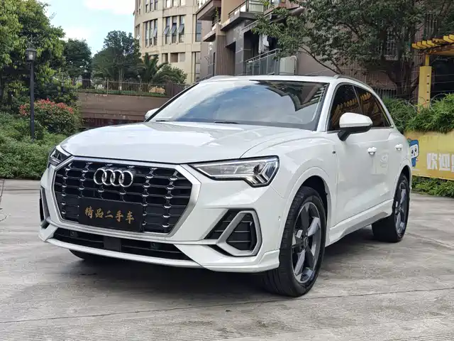 AUDI  Q3 2021
