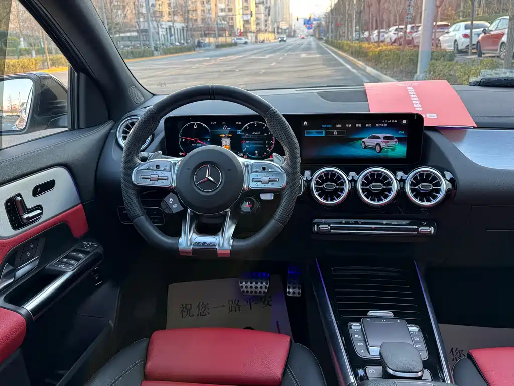 MERCEDES-BENZ GLA AMG